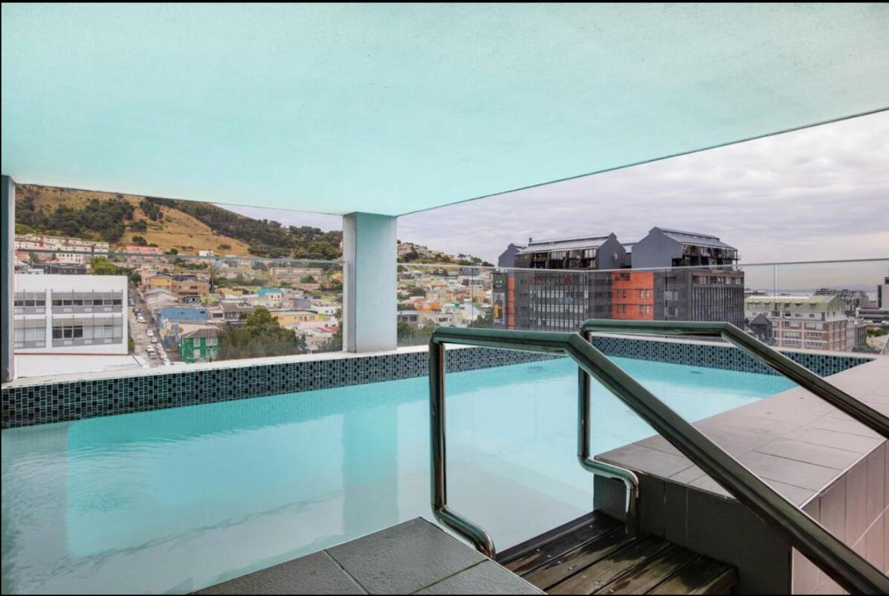 Luxury On Bree With Pool, Table Mountain View Apartment *