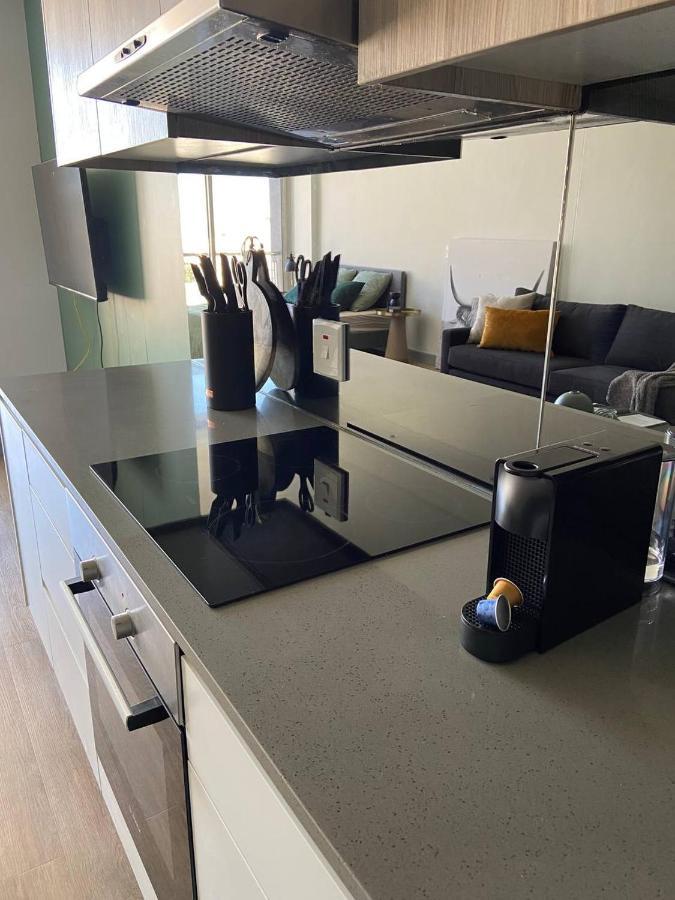 Apartment Luxury On Bree With Pool, Table Mountain View