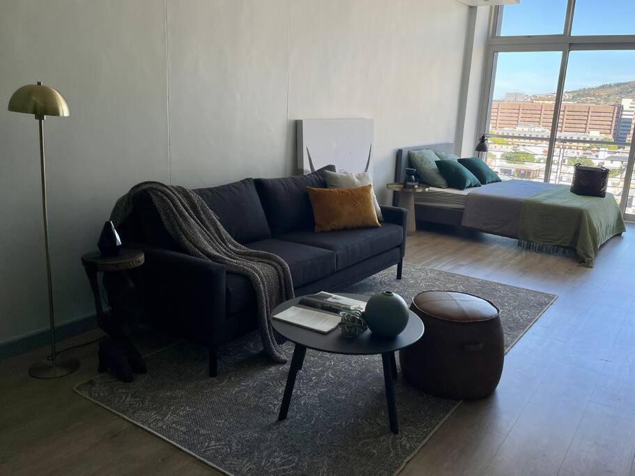 Apartment Luxury On Bree With Pool, Table Mountain View